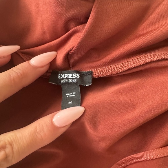 Express Rust Body Contour Top - Picture 2 of 3